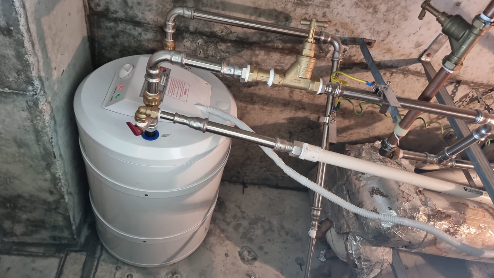 Water Heater Installation At Lentor Plain - After Installation at 14 Feb 2014