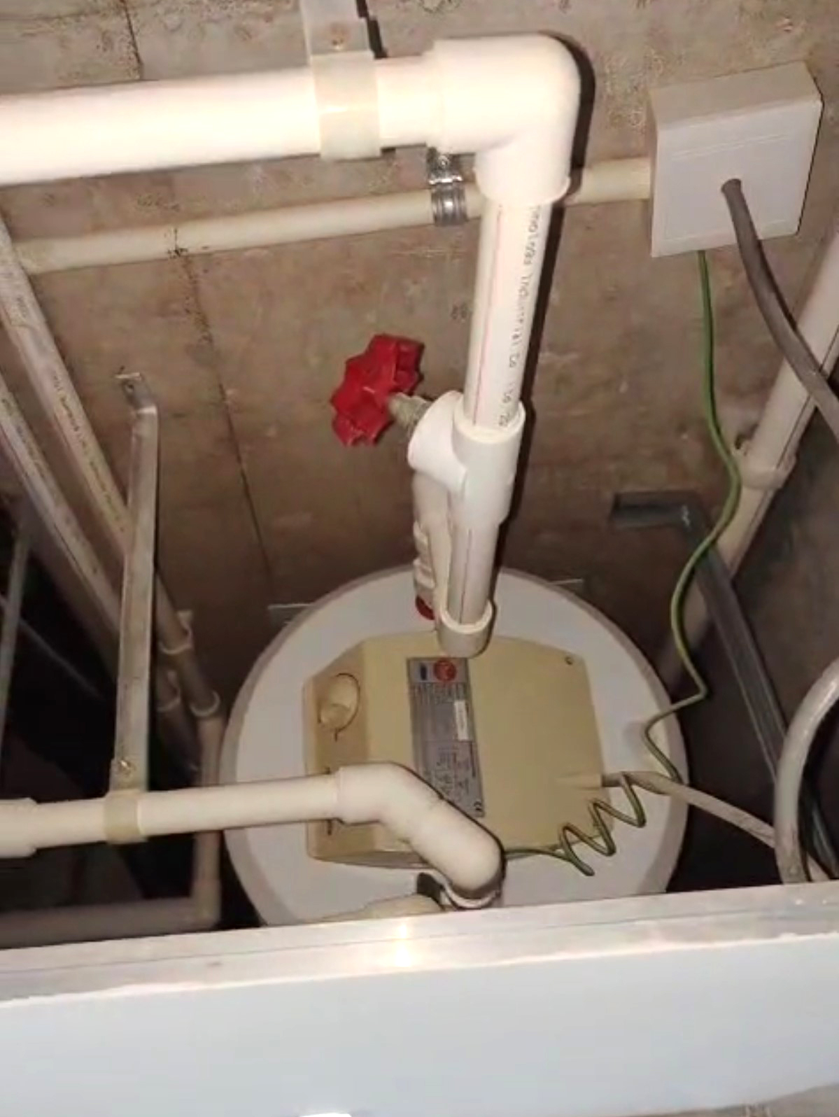 Water Heater Installation Kingsford Waterbay - Before