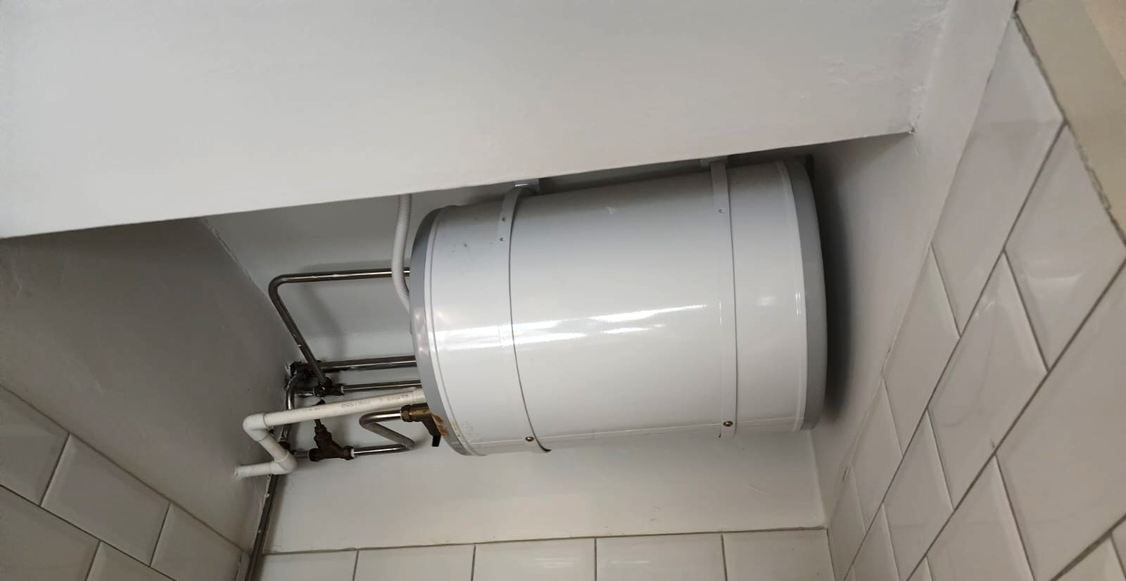 Water Heater Installation Tiong Bahru HDB - Before