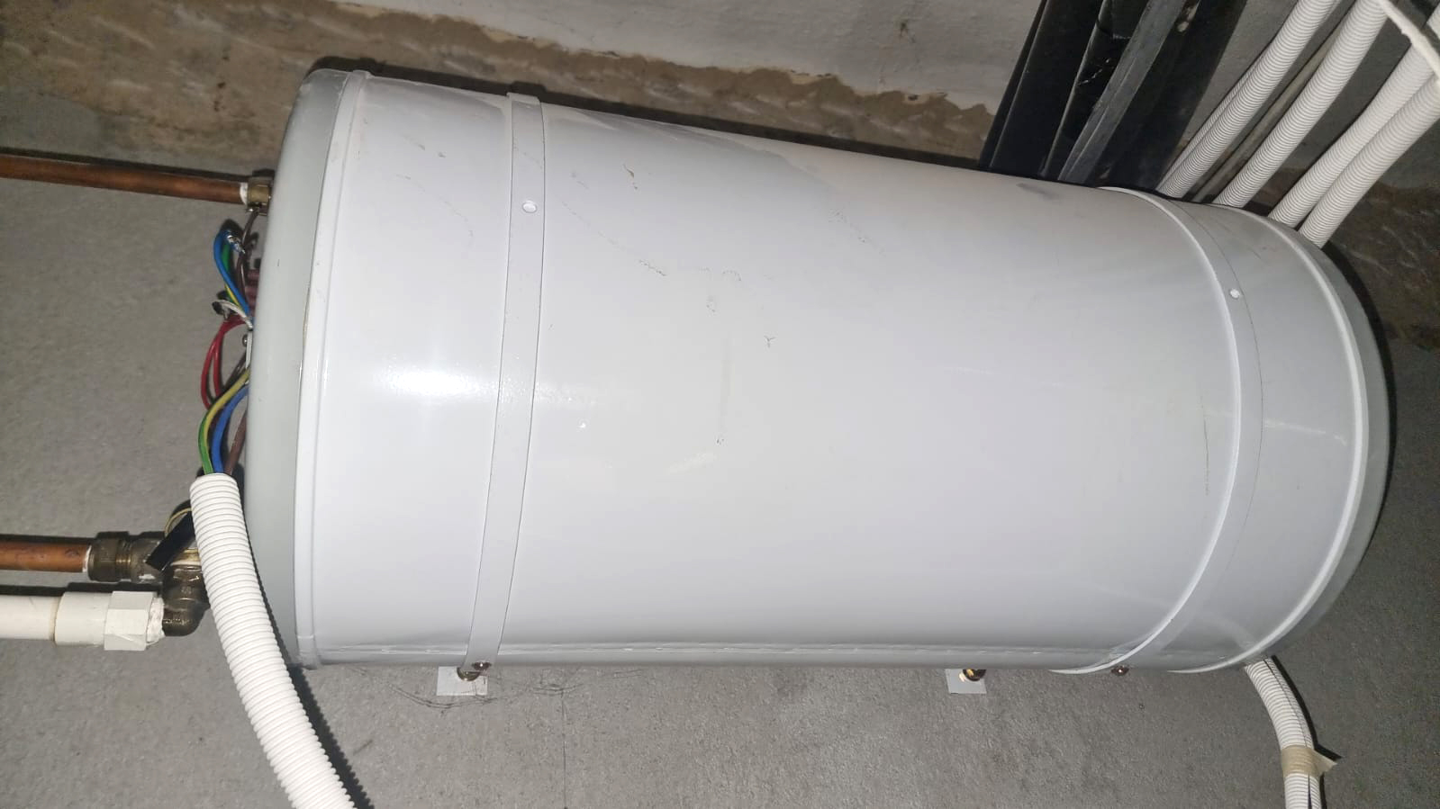 Water Heater Installation Tiong Bahru Condo - Before
